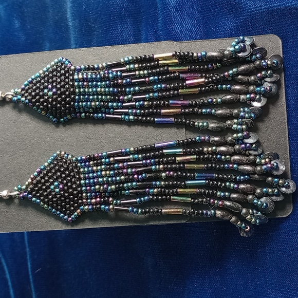 Multi-strand Iridescent Seed Bead Necklace And Matching Fringe Earrings - Picture 15 of 17